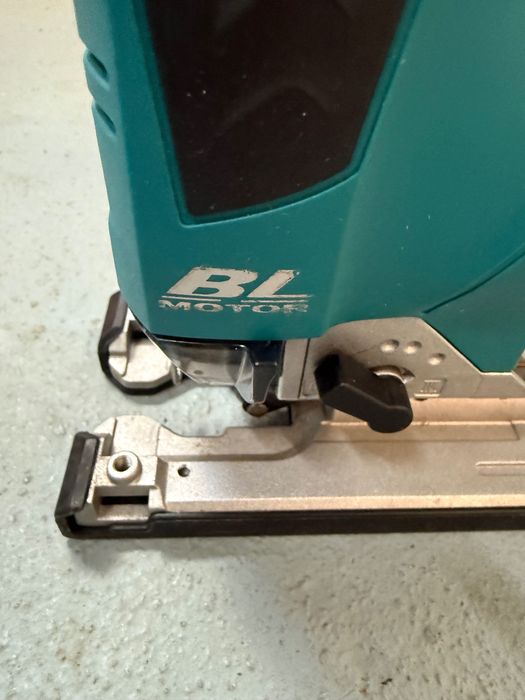 Makita DJV182Z Fierastrau pentru decupat