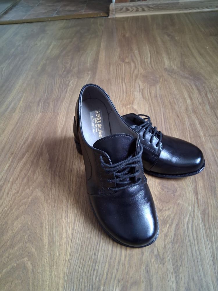 Pantofi piele !marimea 36!
