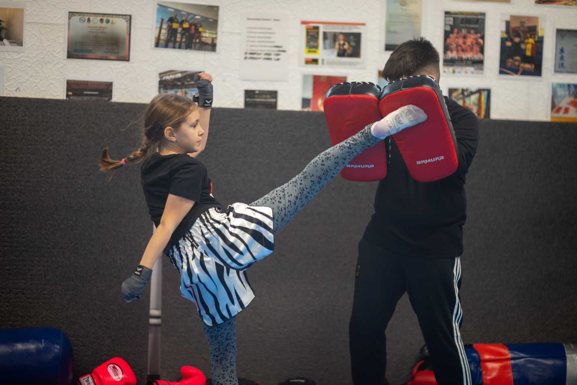 Antrenamente Kickbox Muay Thai Kempo Wu Shu K-1 MMA Bjj Berceni metrou