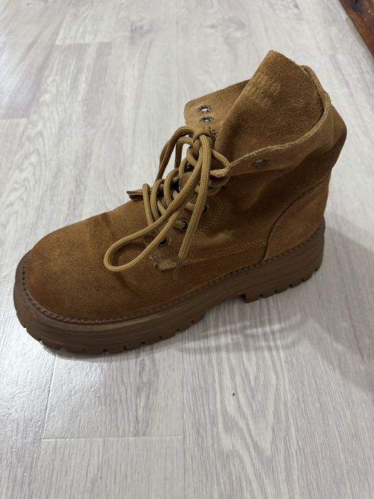 Продам осенние ботинки