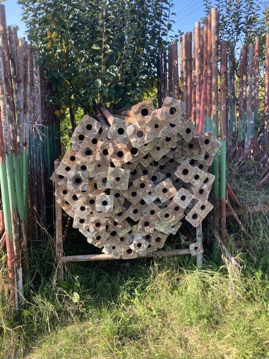 Popi metalici de constructi