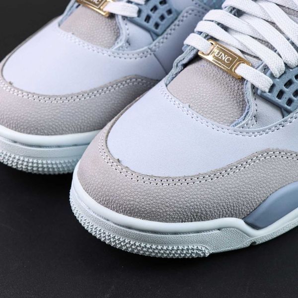 Обувки Air Jordan 4 Retro UNC Tar Heels PE