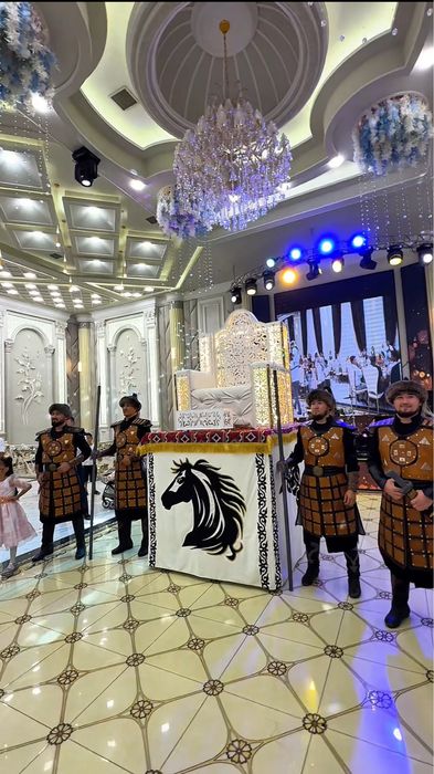 Тақ.Ереше тақ.Әнші .Алып батырлар.