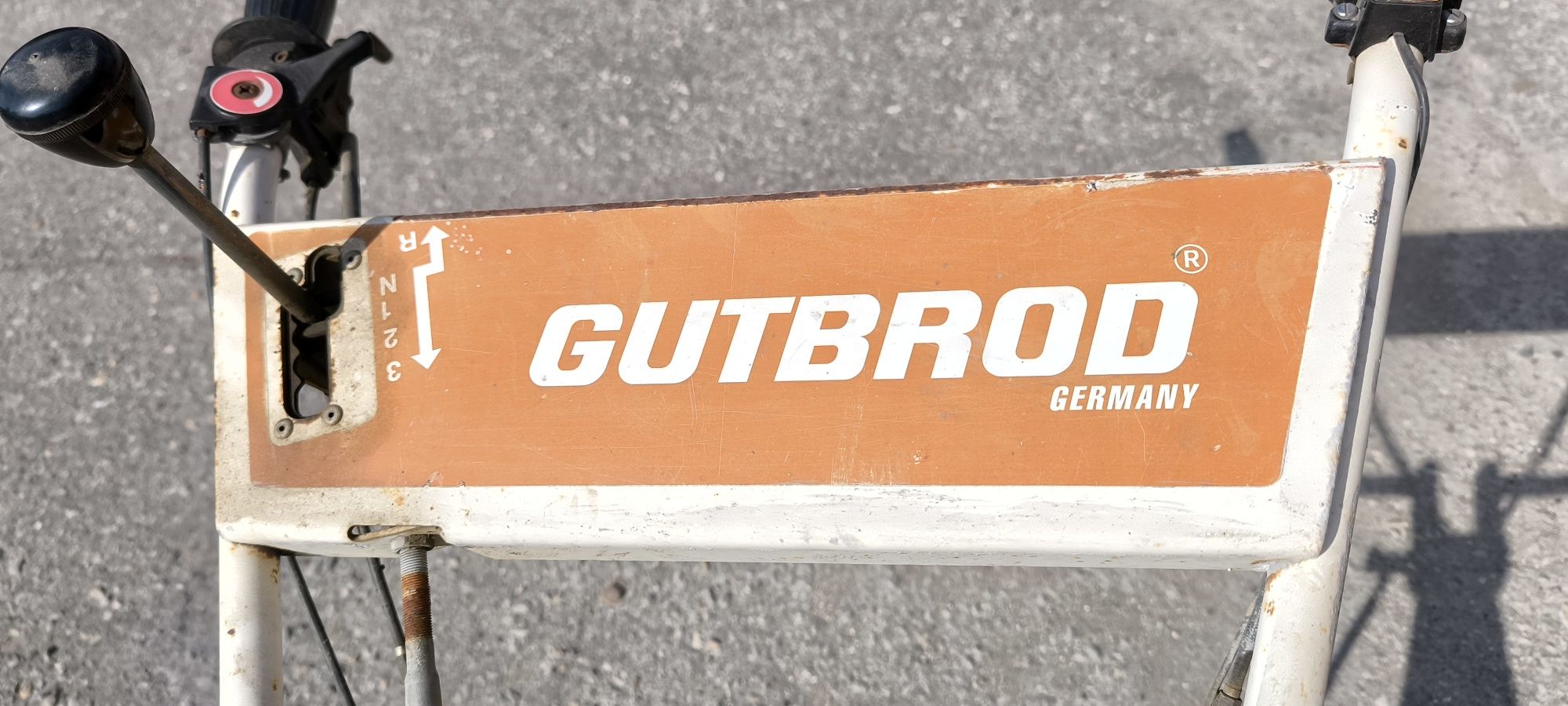 Моторна метла GUTBROD G550
