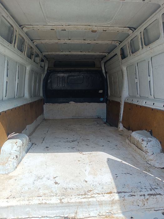 Vând Ford transit