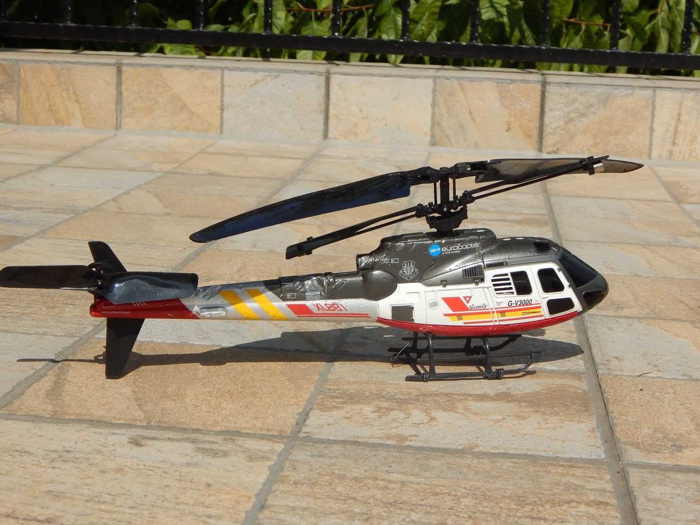 Elicopter radiocomandat Eurocopter ECUREUIL AS350 Silverlit pt piese