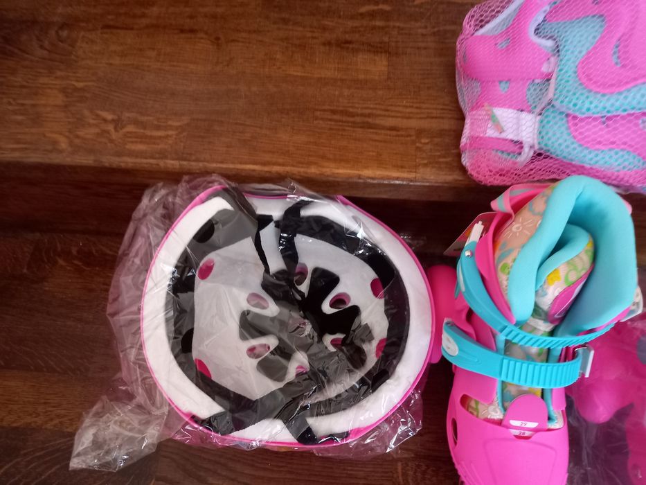 Set role, casca, protectii . 26-29 30-33. Diverse culori. NOI!