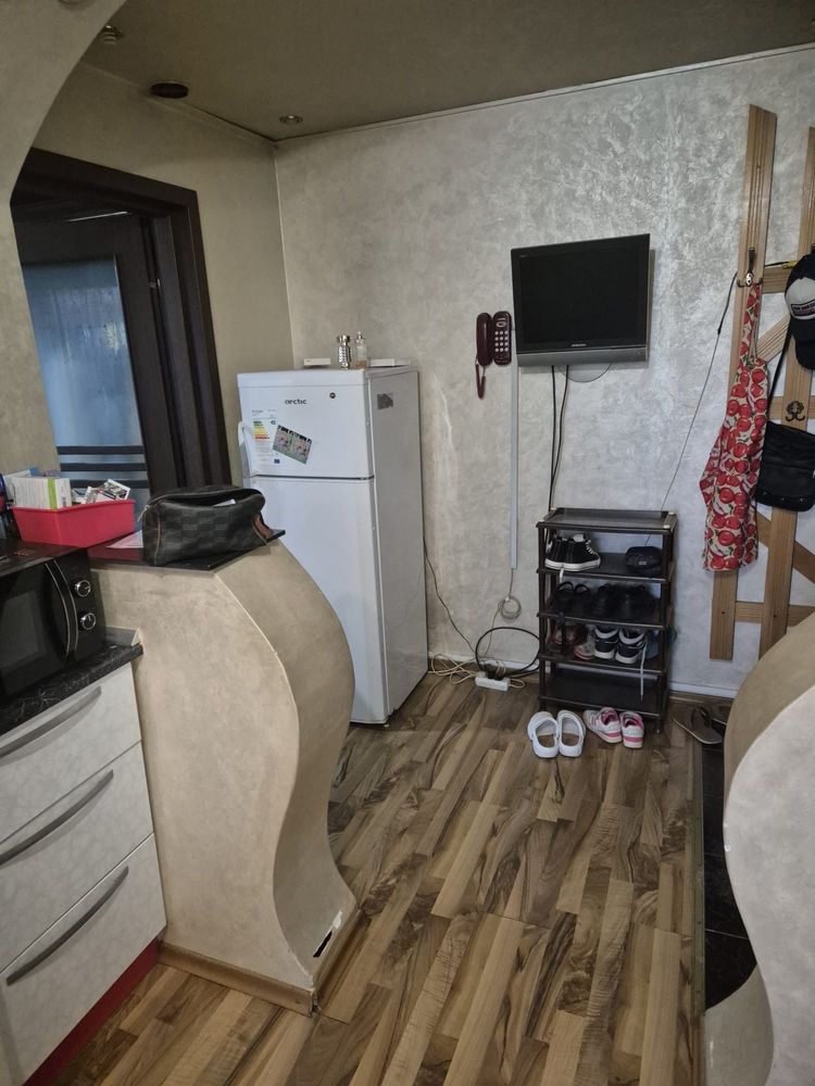 INCHIRIEZ APARTAMENT 2 Camere Semidecomandat