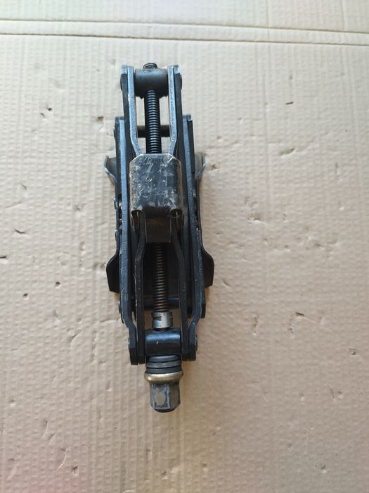 Cricuri auto/ 50 lei buc