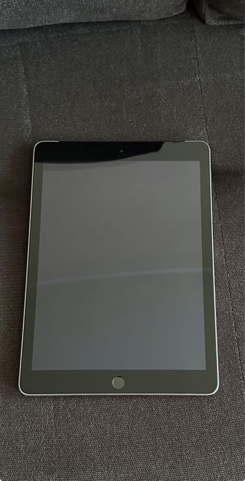iPad 5th Gen Wi-Fi & Cellular