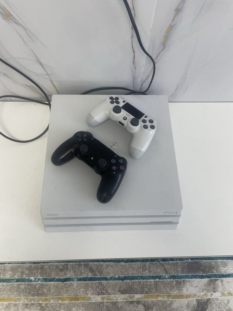 Продаю игровую приставку