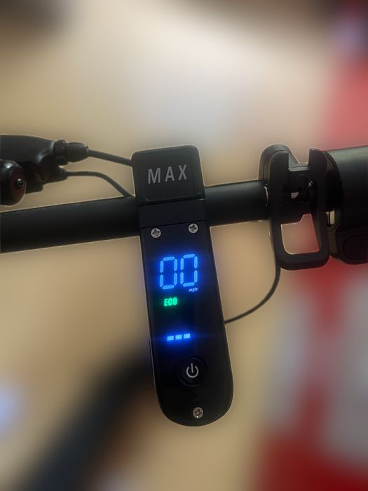 Trotineta electrică JUICEASE ESMAX 1000W, autonomie 45km