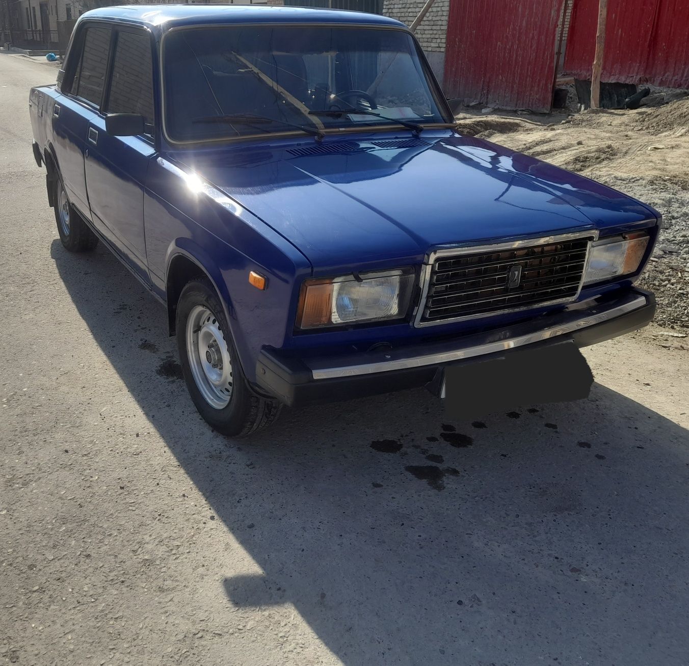 VAZ 2107 sotiladi