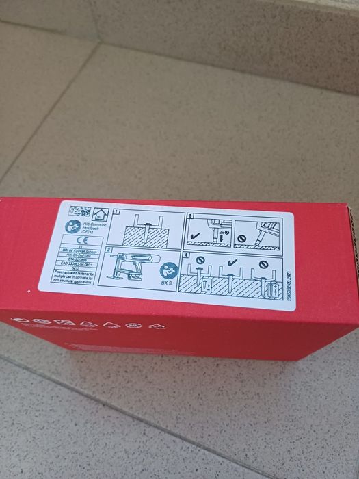 Vând acumulator,set burghie, cuie pistol hilti bx3,filetanta sbt 6-22
