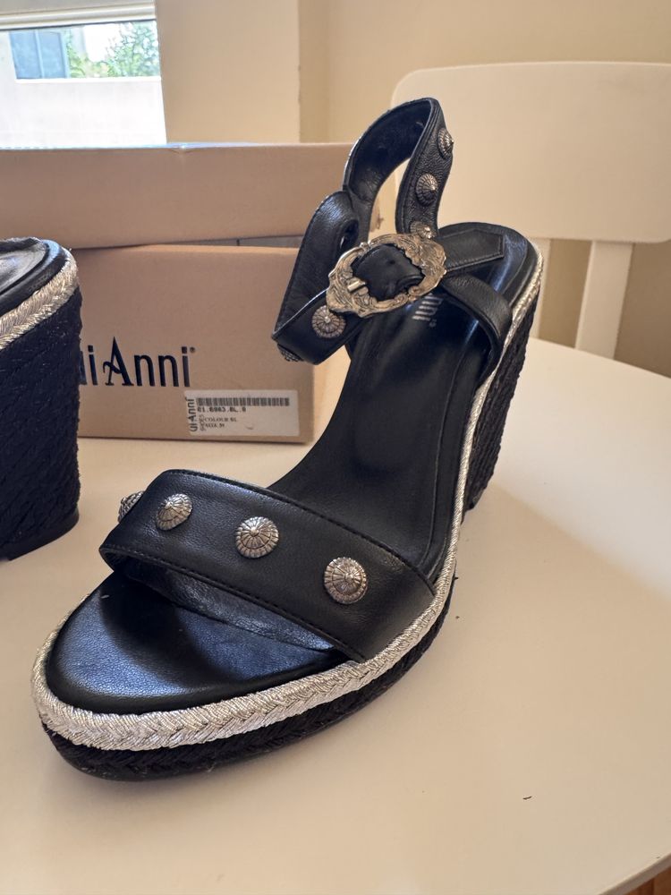 Сандали GiAnni на платформа