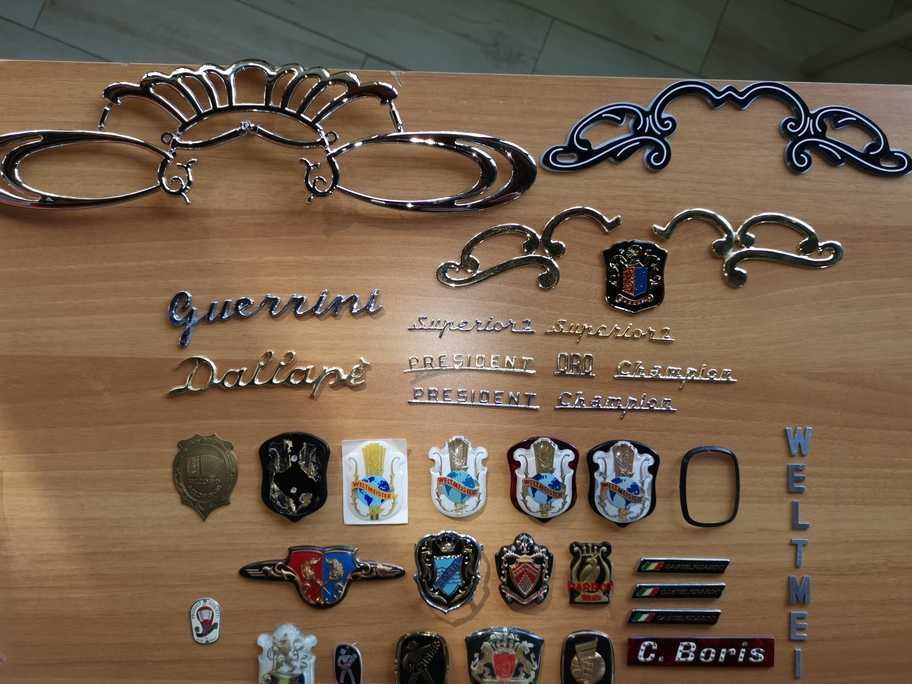 Embleme/Sigle/Steme/Ornamente_-_Acordeoane/Armonici
