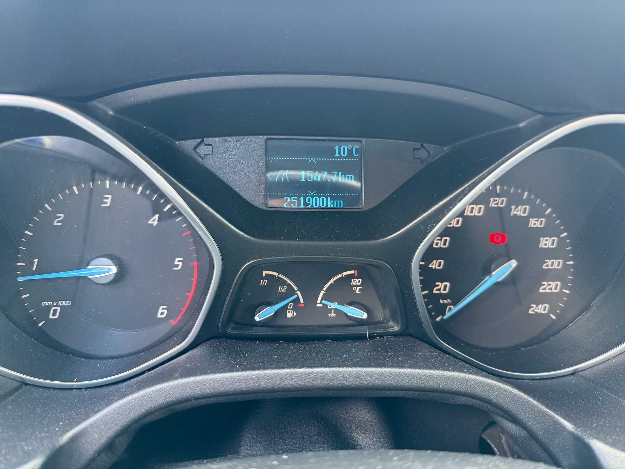Ford Focus MK3 Sedan 1.6 TDCi 2012 – Climă, 252.000 km, Întreținut