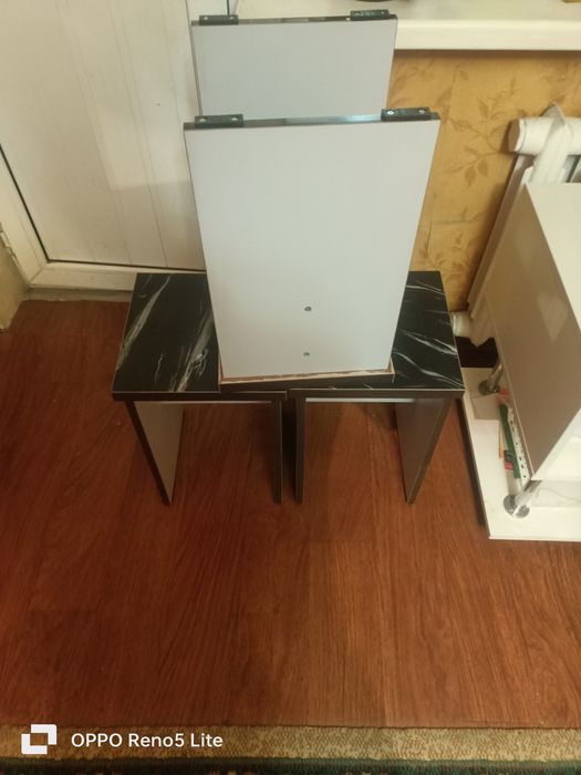 Табуреты разных цветов