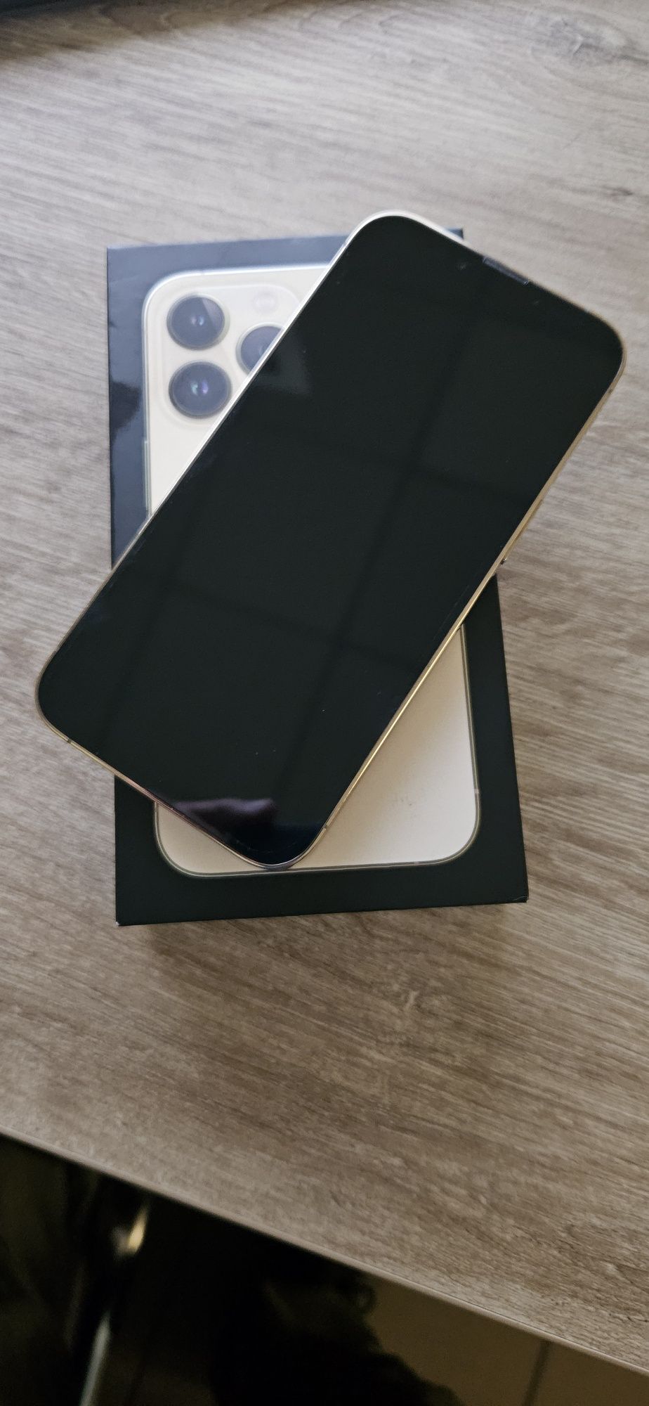Iphone 13 pro gold -като нов