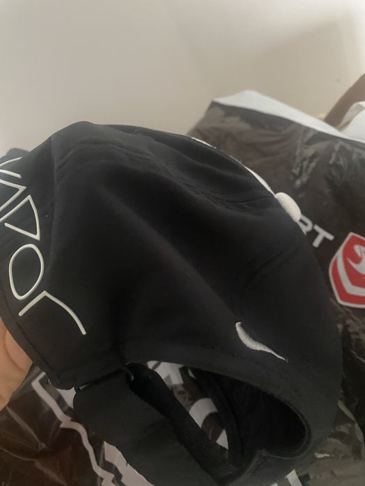 Шапка Nike черно бяла