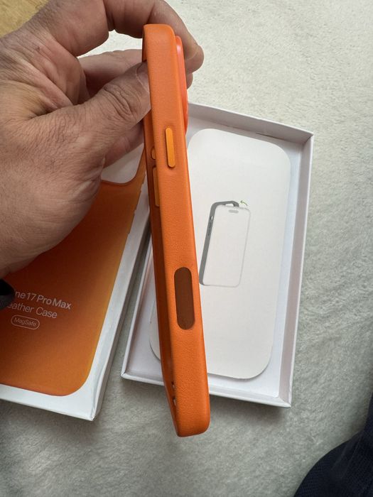 Huse din Piele Iphone 17pro/ 17pro Max/ 17 cu Magsafe