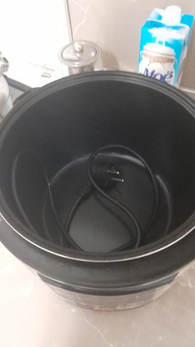 Мультиварка бу,в отличном состоянии