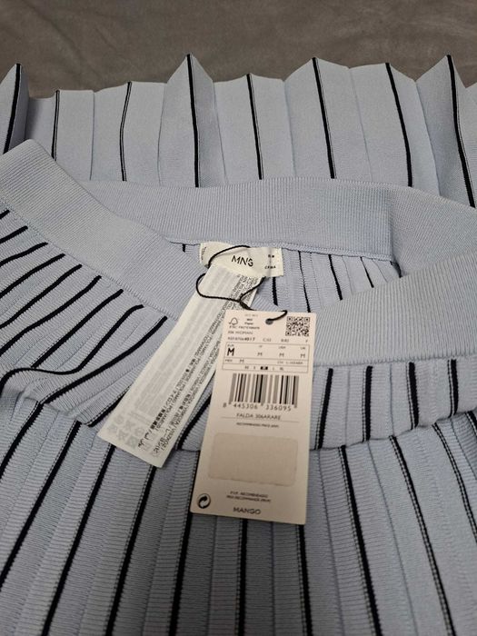 Fusta tricotata cu pliseuri MANGO marimea M. NOUA cu eticheta!!!
