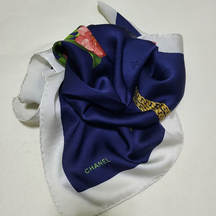 Esarfa vintage Chanel