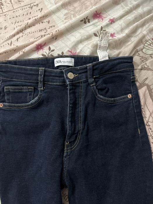 Нави дънки zara.