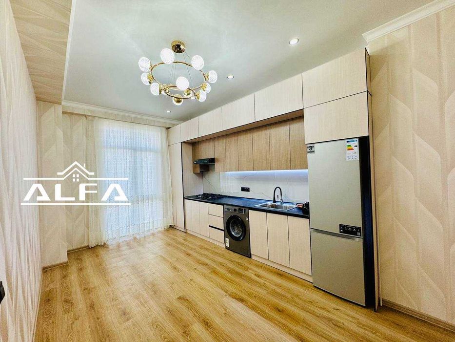 3 xonali 100m2 8-qavat.