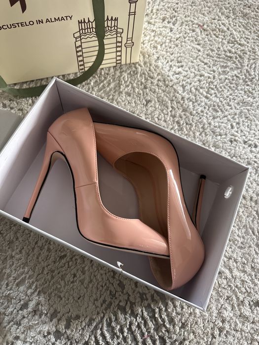 Туфли 38 размера новые