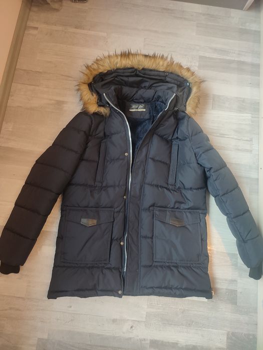 Мъжко зимно яке с пухена качулка