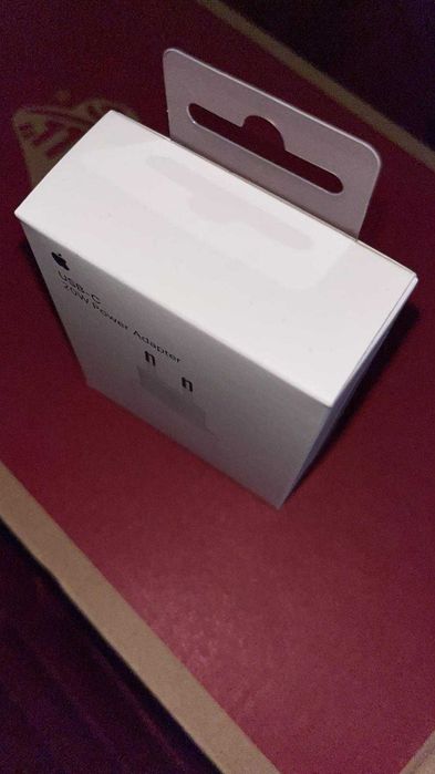 Vand 2 incarcatoare noi si sigilate pentru iPhone doar in Timisoara