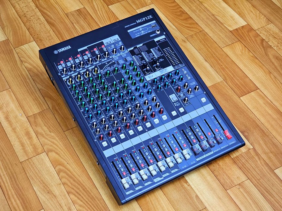 Пассивный микшерный пульт YAMAHA MGP12X