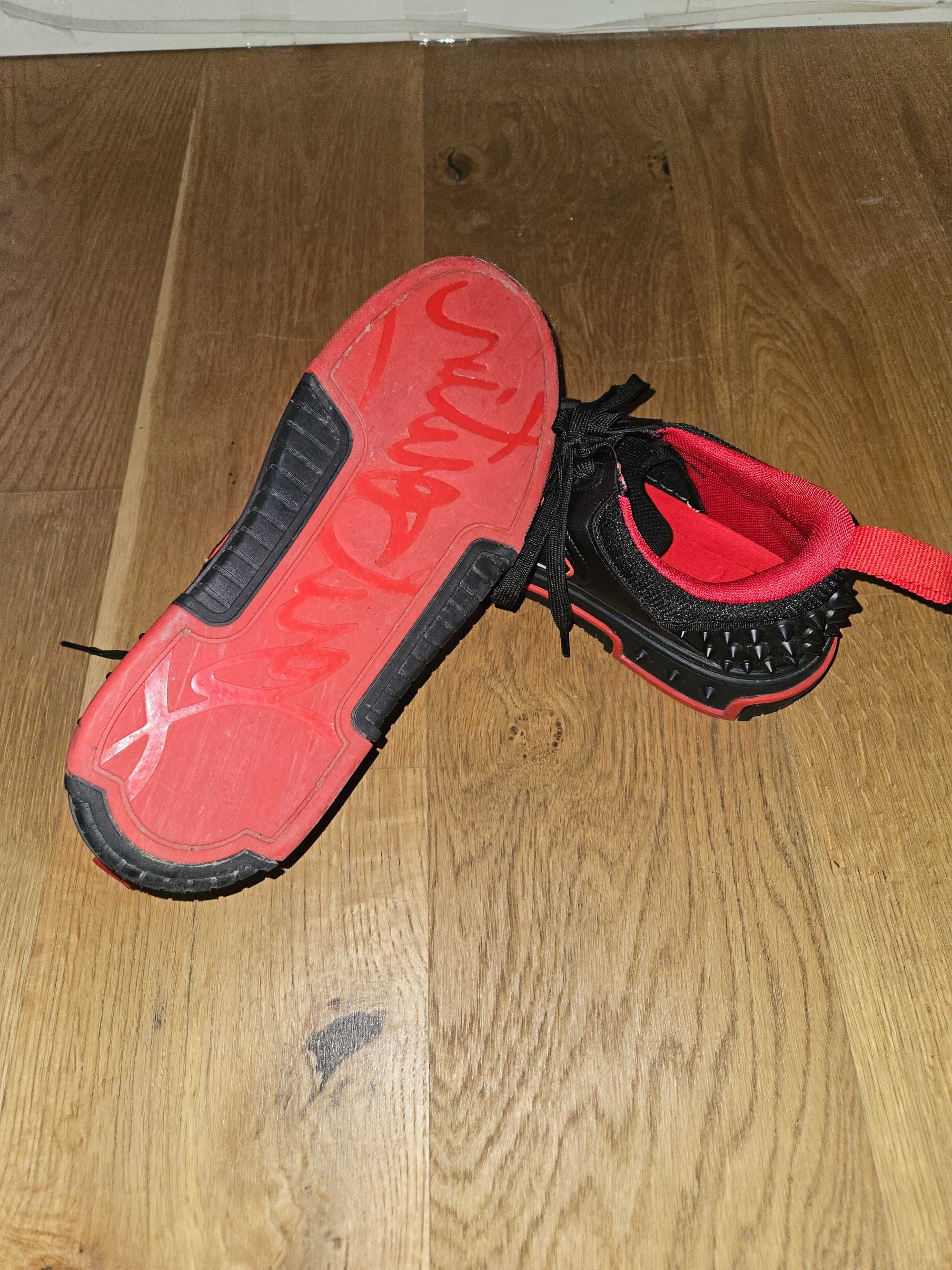 Обувки Christian Louboutin Astroloubi