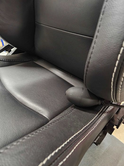 Комплект спортни кожени седалки Corbeau