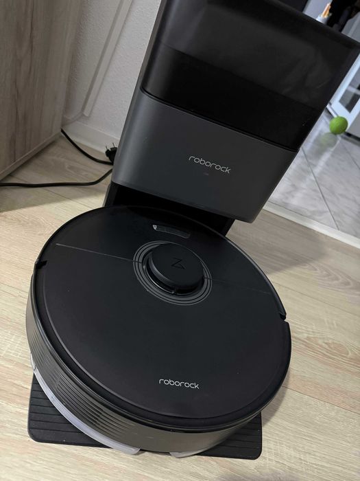 Aspirator Roborock Q7 MAX+ cu statie de golire automata