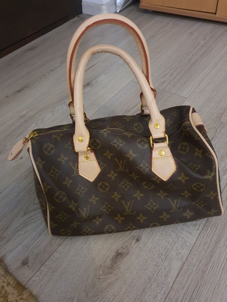 Geanta Louis  Vuitton