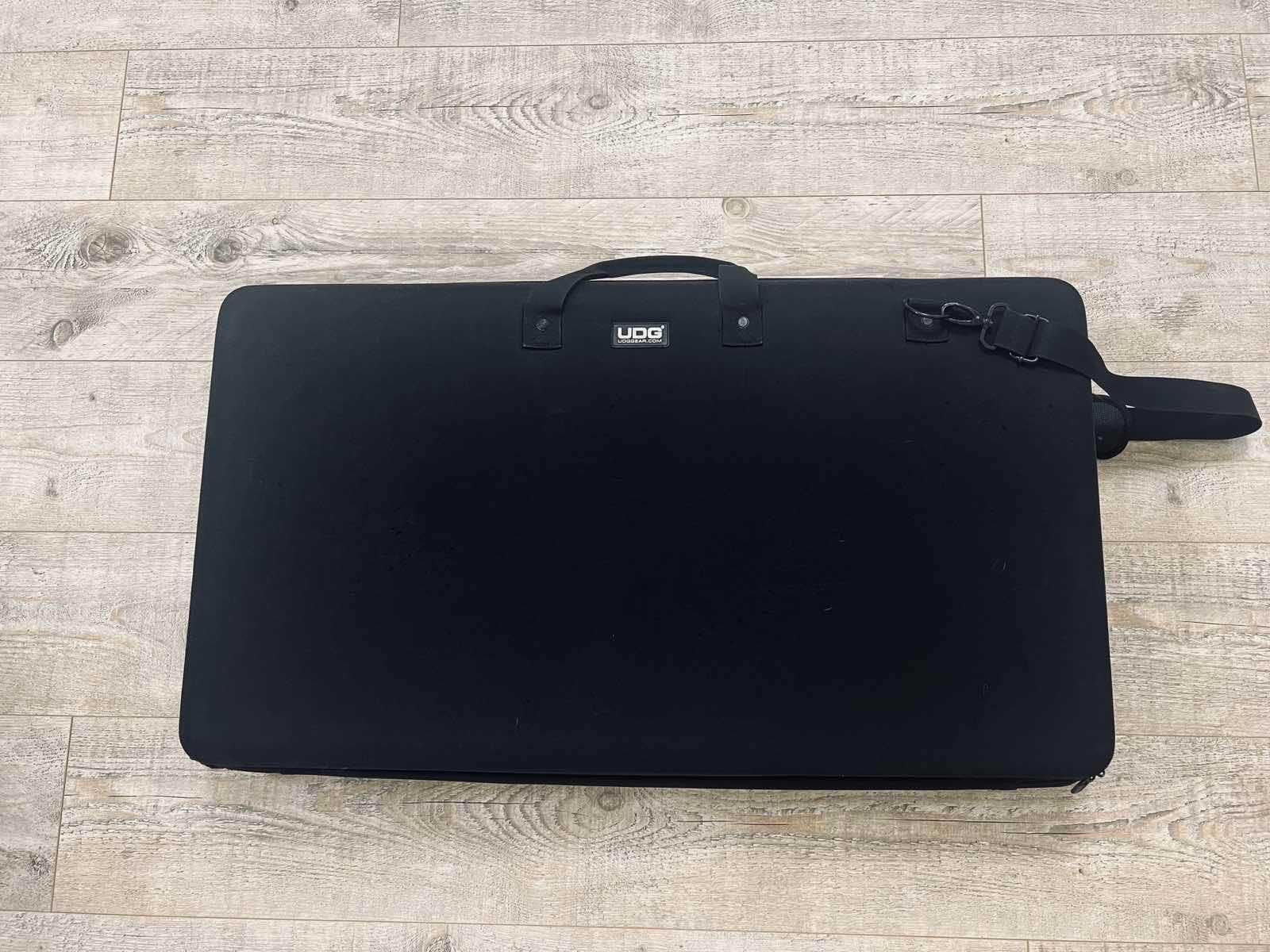 DJ Controller - Rane 4 + Case UDG