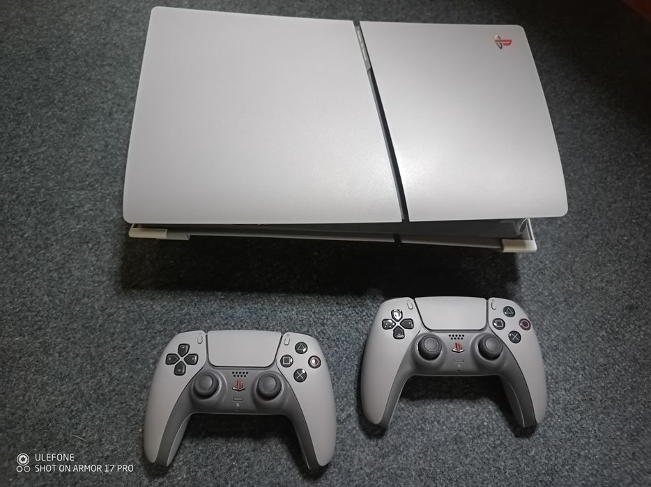 PlayStation 5 30 anyvrrsary+controller