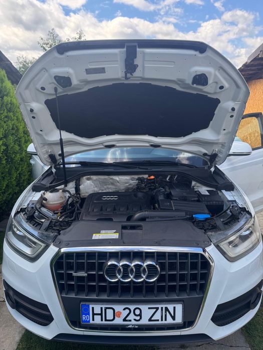 Audi q3 quattro an 2013