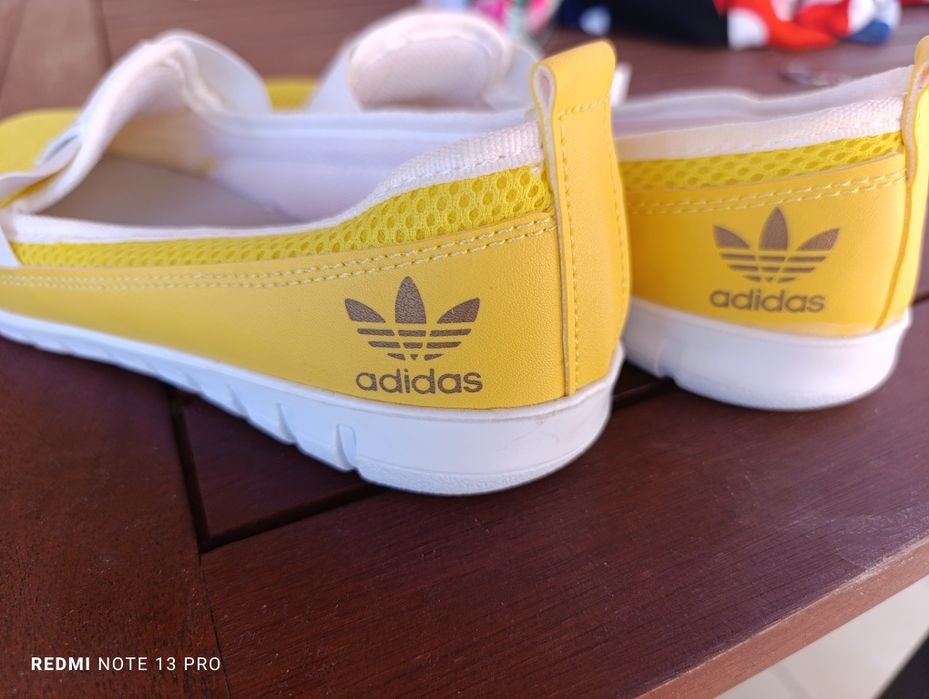 Balerini , tenisi Adidas noi