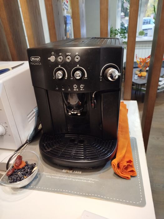 Кофемашина De longhi Magnifica