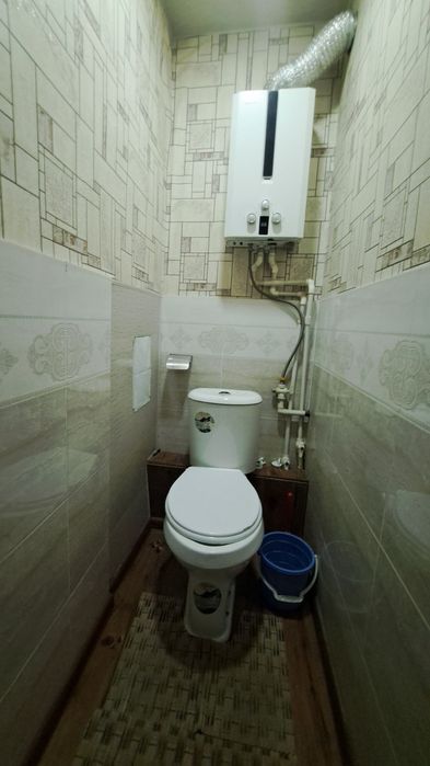 Чирчик шахар 
Окковок хамкор банк  ёнида 
#1-хона 3-этаж 
Квартира