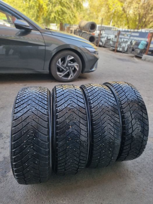 Комплект зимних шин 205/60/16