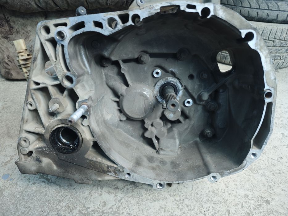 Продам корпус коробки от Ларгус