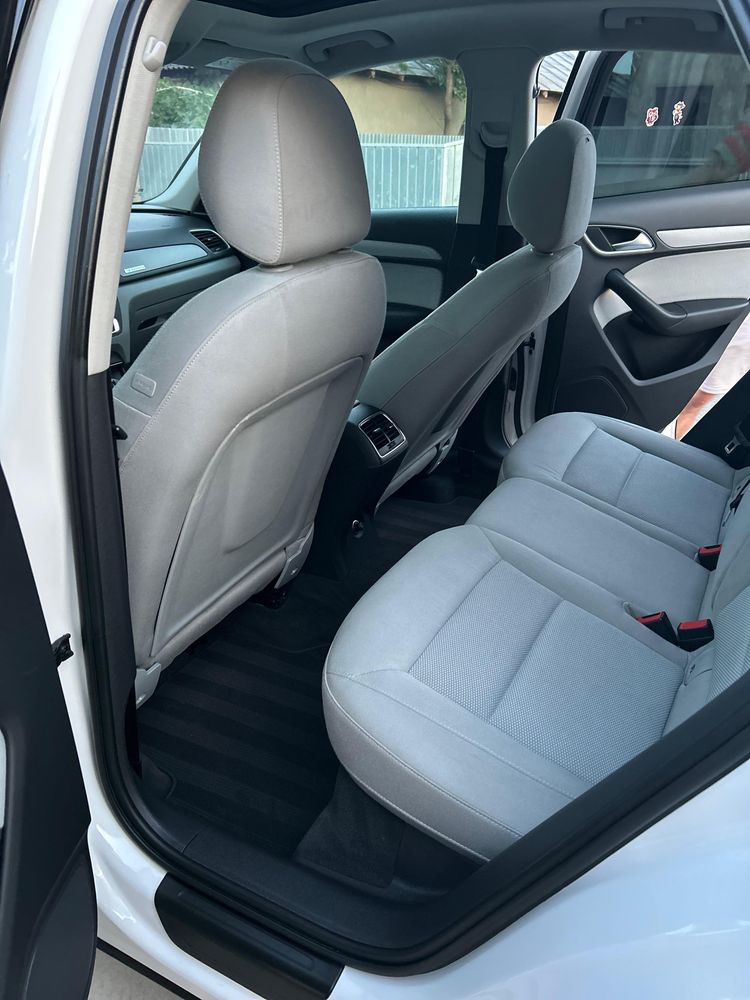Vând Audi Q3 Panoramic