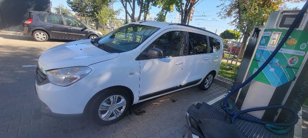 Dacia Lodgy 1.6 8V cu GPL din fabrică, avariată.