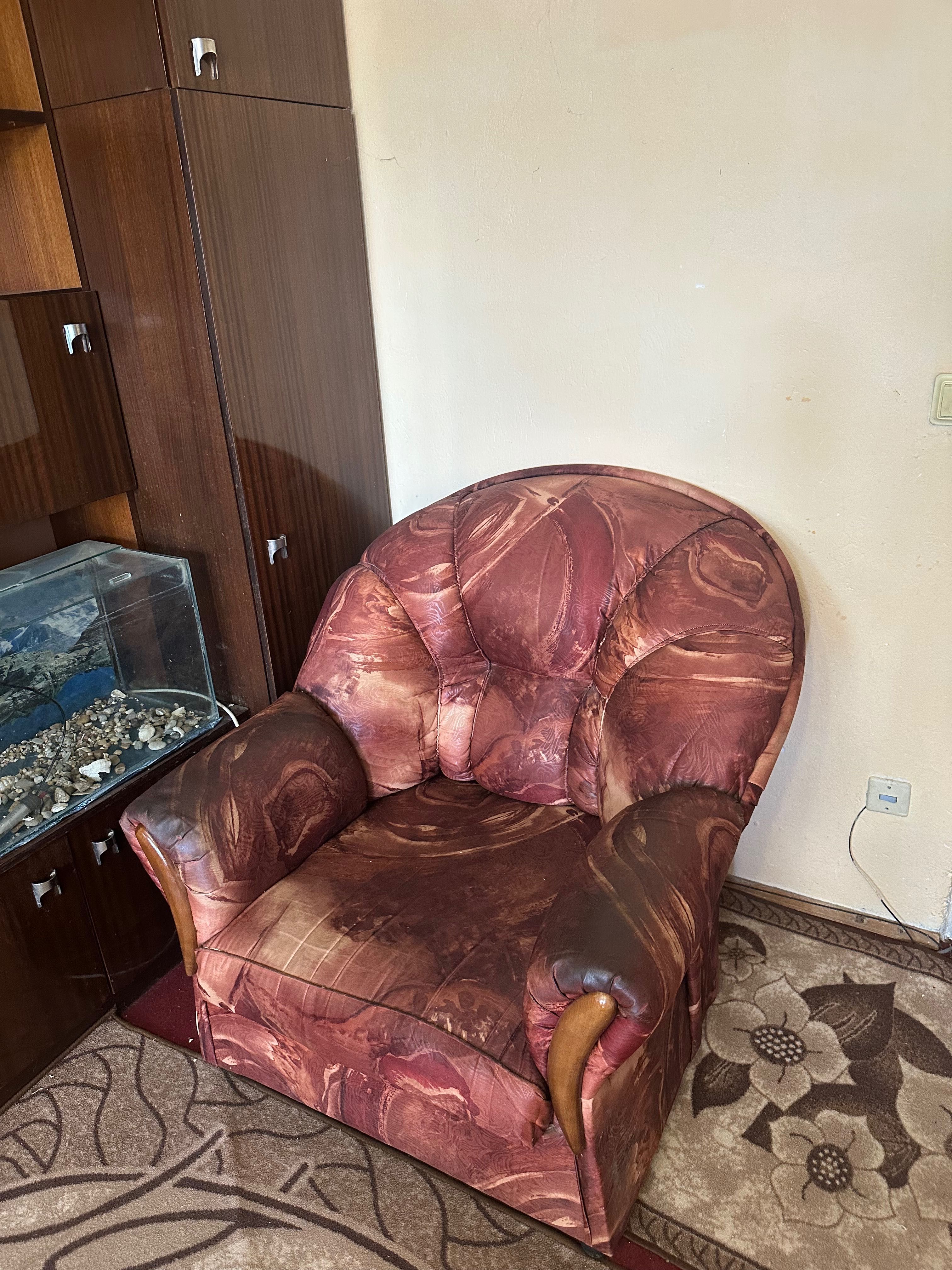Запазени мебели на символични цени