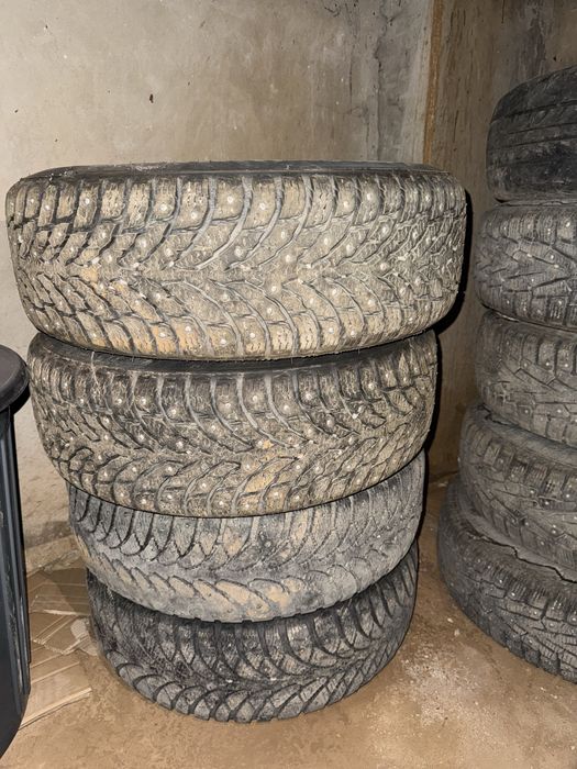 Комплект зимних шипованных шин с дисками